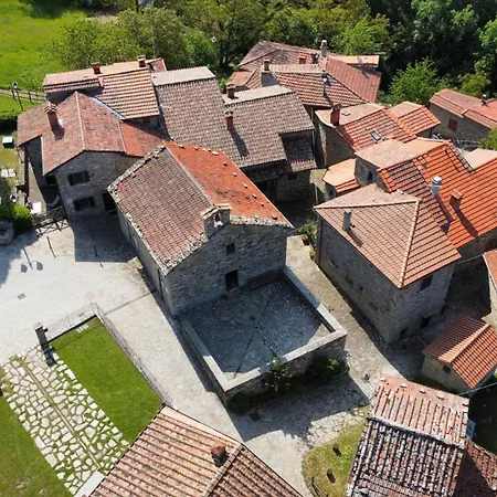 Vezzano Alloggio per agriturismo *